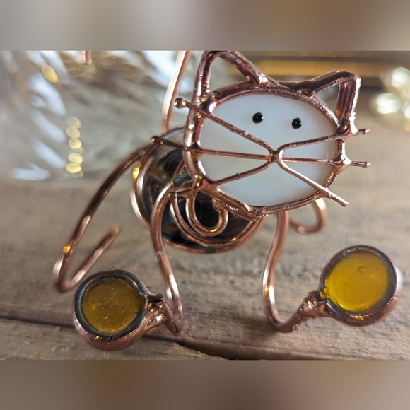 COPPER WIRE CAT SCULPTURE WITH BLOWN GLASS AND BOBBLE HEAD - Picture 6 of 11
